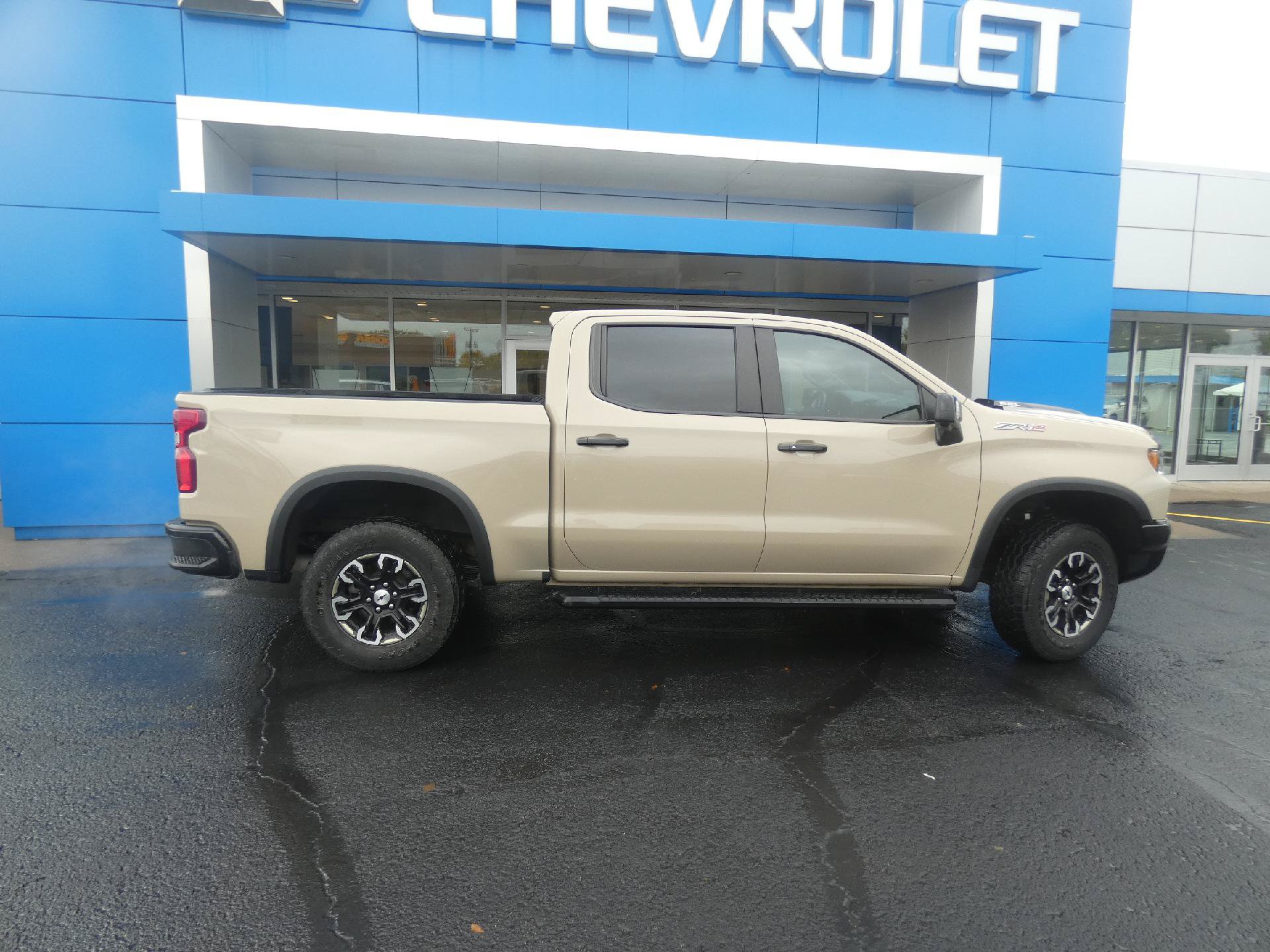 Certified 2022 Chevrolet Silverado 1500 ZR2 w/ Technology Package AWD/4WD image 2