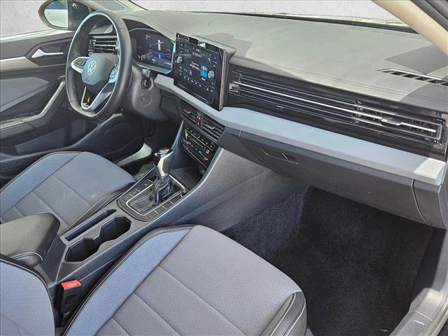 Used 2025 Volkswagen Jetta SE image 20