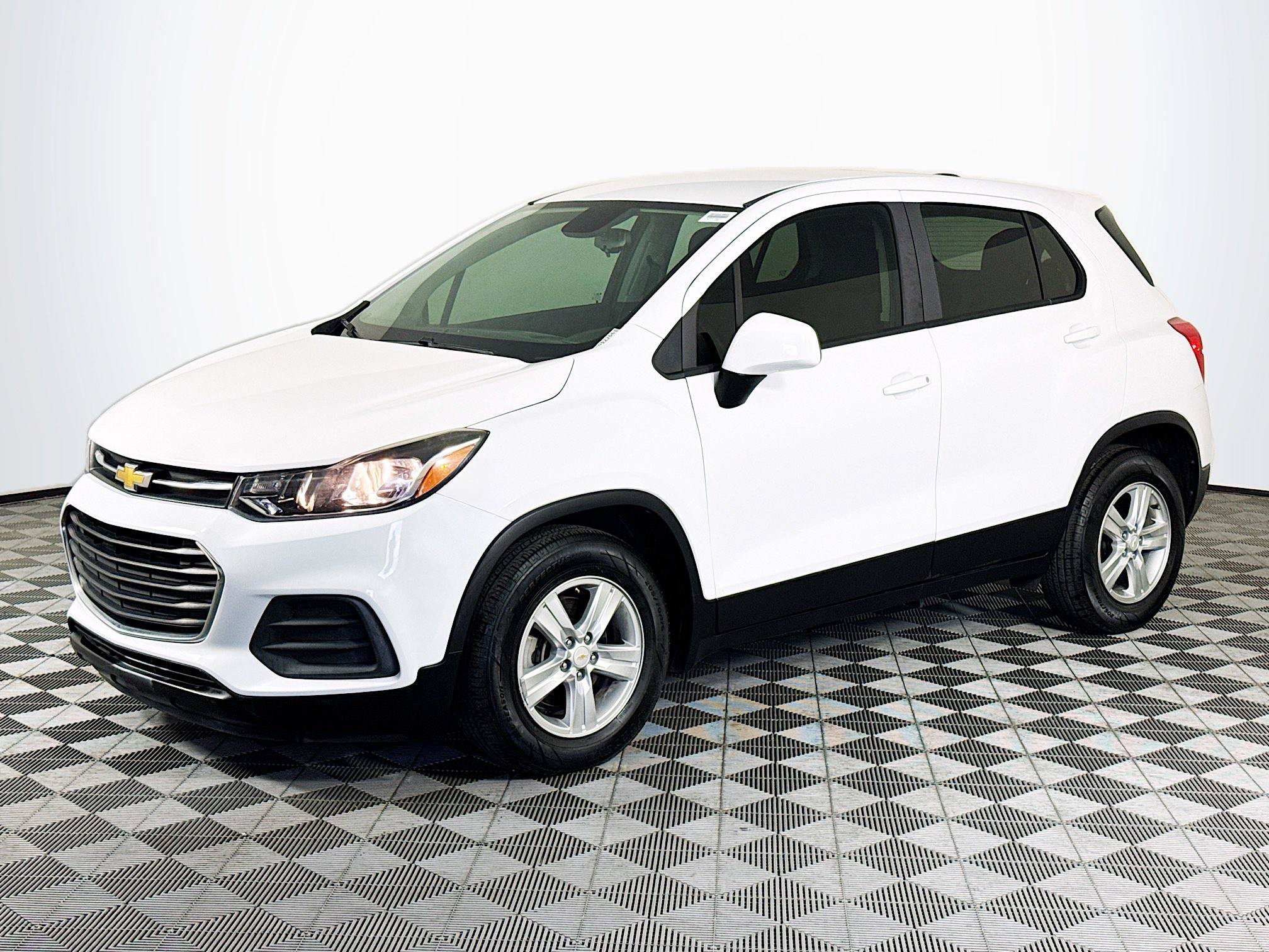 Used 2020 Chevrolet Trax LS FWD image 4