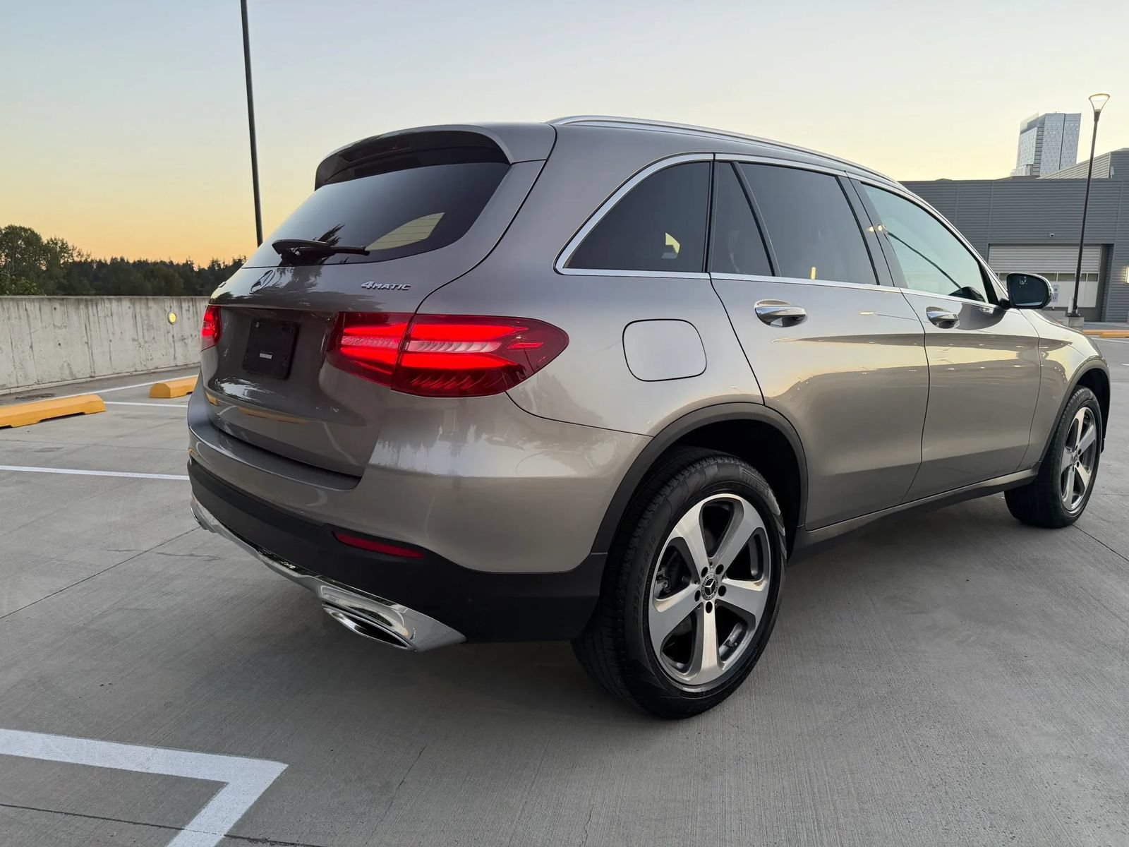 Used 2019 Mercedes-Benz GLC 300 4MATIC image 8