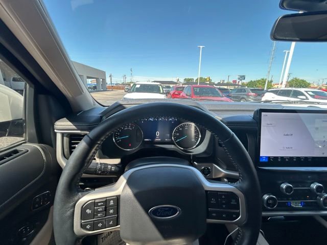 Used 2023 Ford Expedition XLT RWD image 5