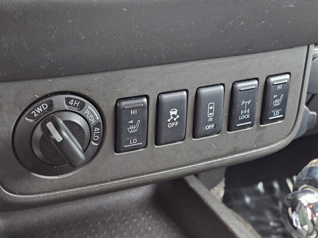 Used 2015 Nissan Frontier PRO-4X image 10
