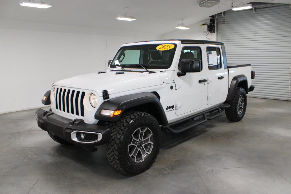 Used 2023 Jeep Gladiator Sport AWD/4WD image 4