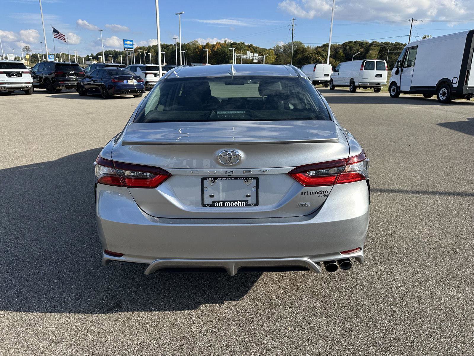 Used 2024 Toyota Camry SE image 4