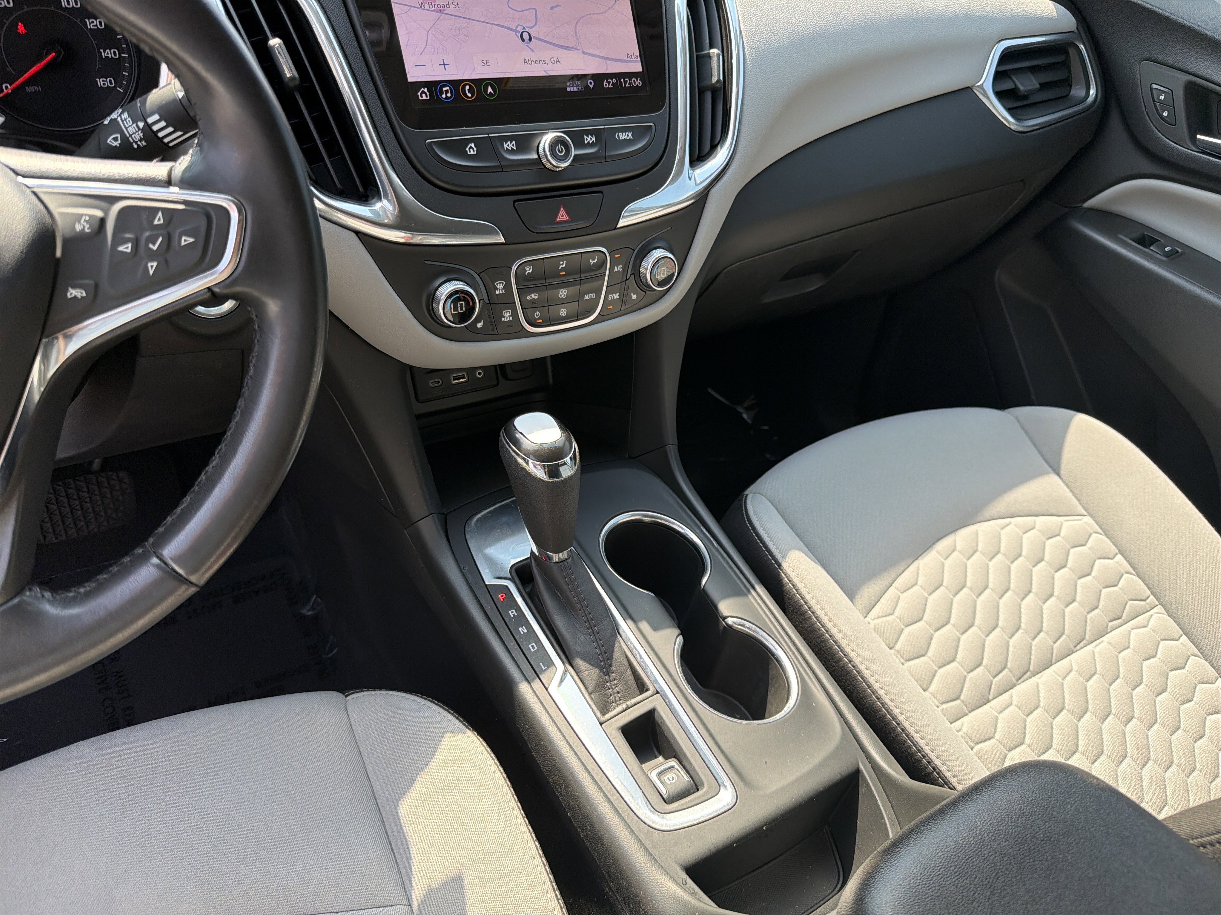 Used 2020 Chevrolet Equinox LT FWD image 30