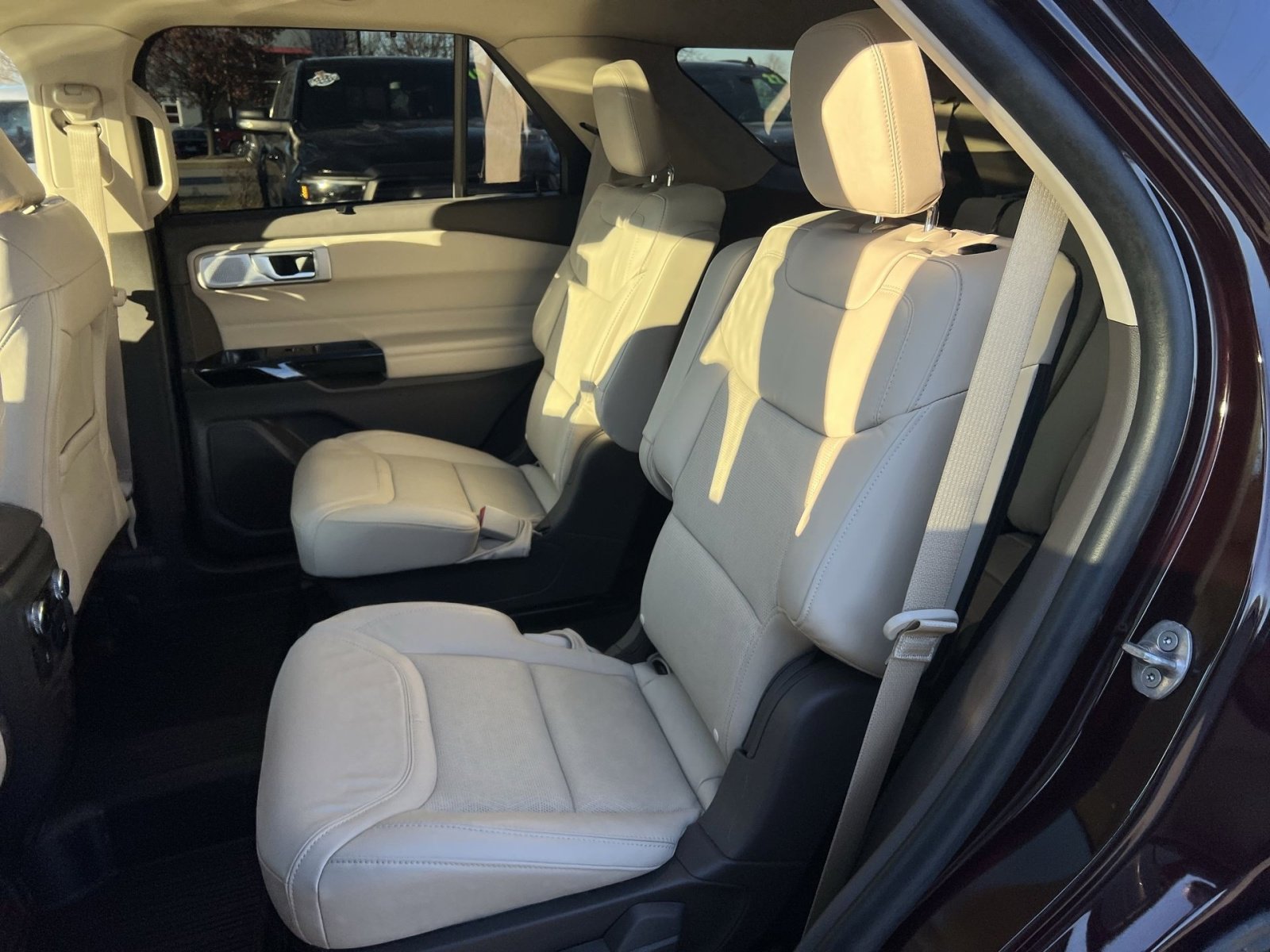 Used 2023 Ford Explorer Platinum w/ Technology Package image 25