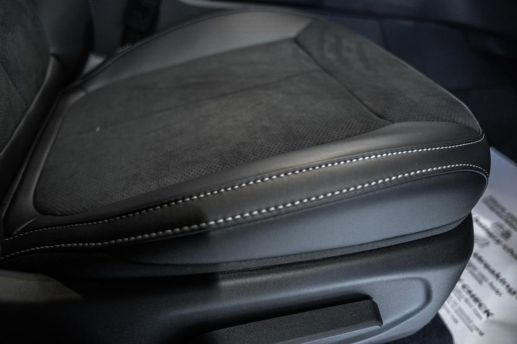 New 2025 Jeep Grand Cherokee Altitude image 33