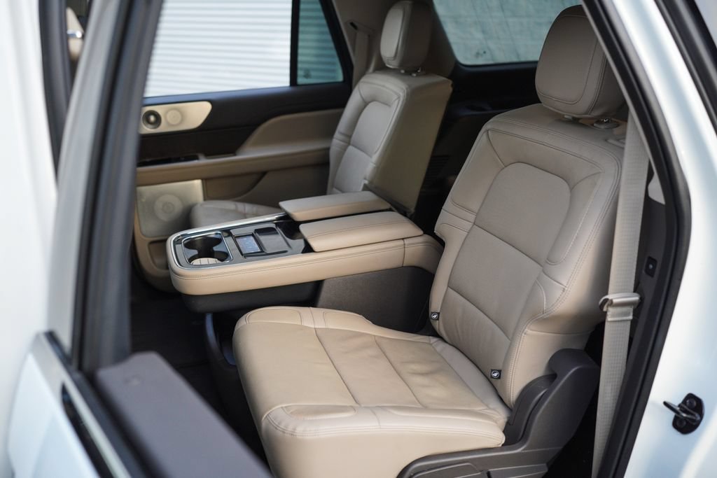Used 2023 Lincoln Navigator L Reserve AWD/4WD image 23