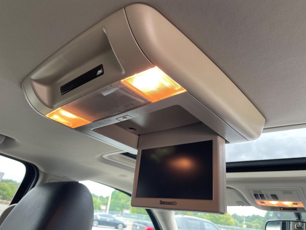 Used 2012 GMC Yukon XL Denali RWD image 32
