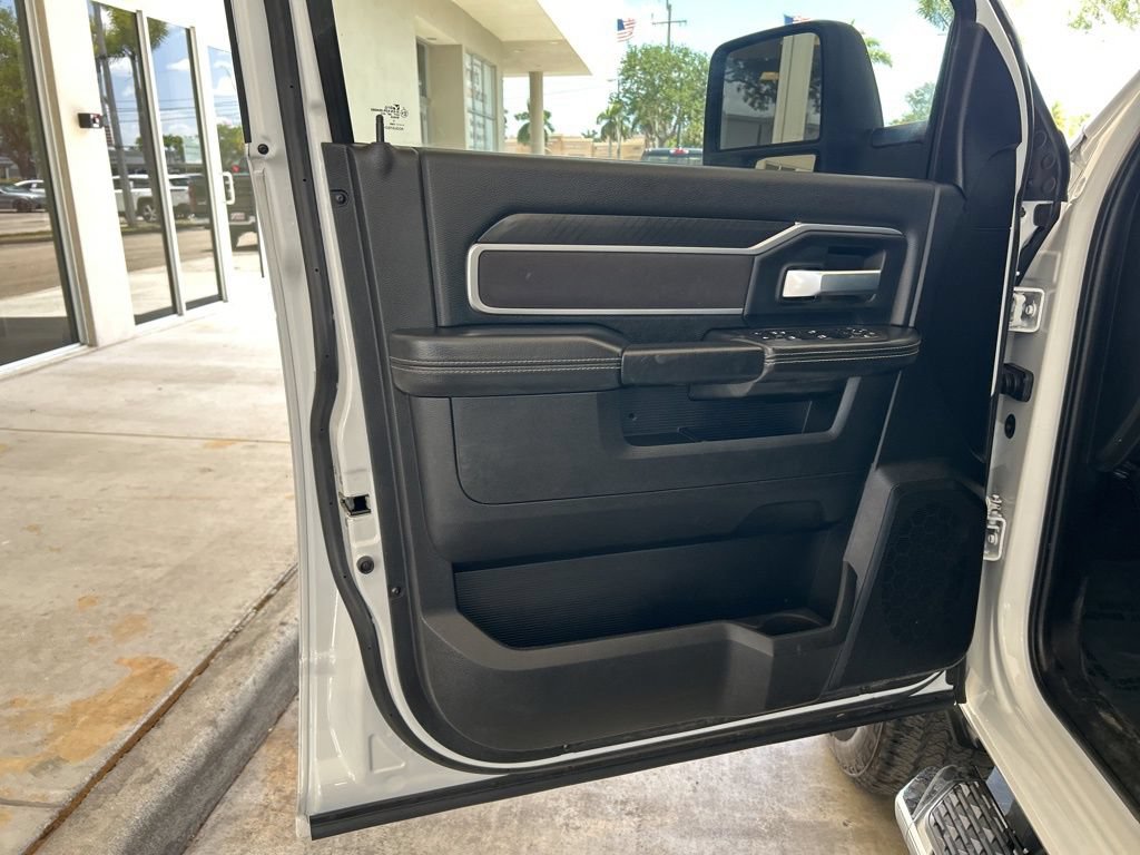Used 2025 RAM 2500 Big Horn AWD/4WD image 46