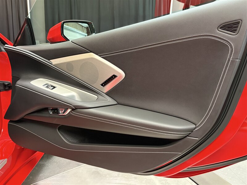 Used 2022 Chevrolet Corvette Stingray Coupe w/ Z51 2LT w/ Z51 Performance Package RWD image 27
