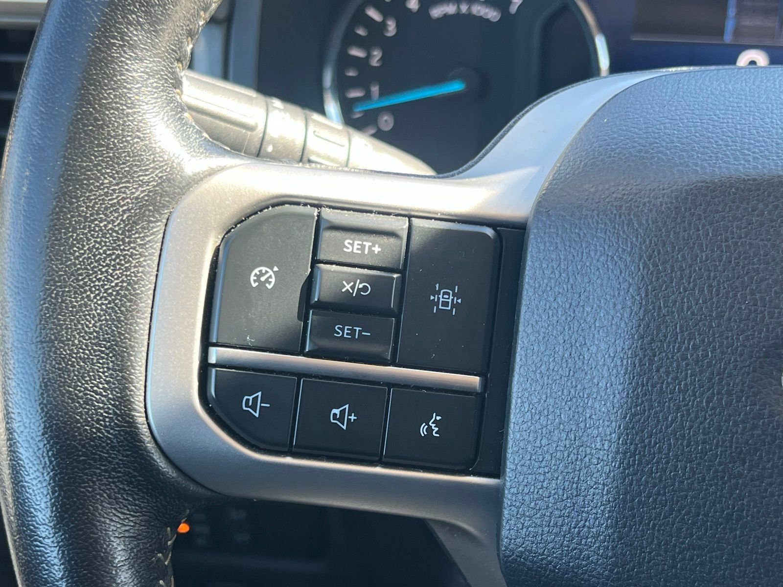 Used 2024 Ford Expedition Max XLT image 29