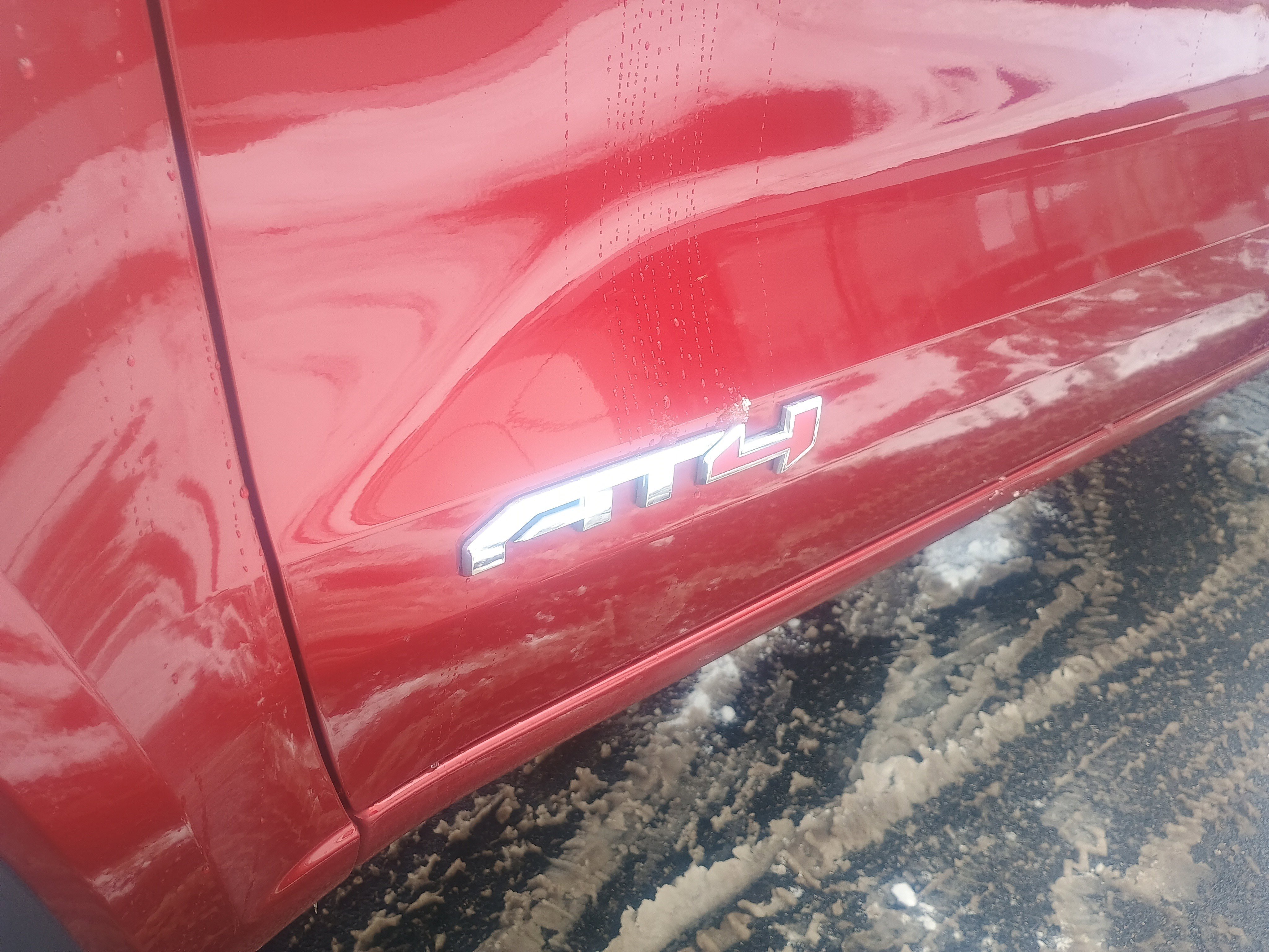 Used 2024 GMC Canyon AT4 w/ Technology Package image 5