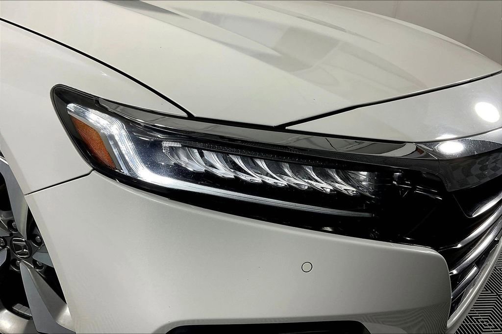 Used 2018 Honda Accord Touring image 40