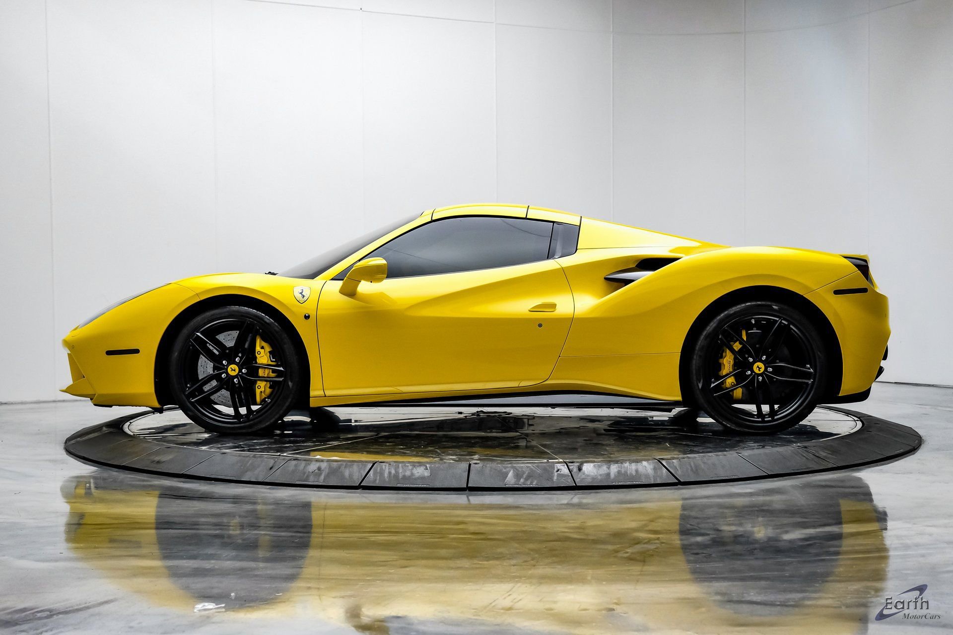 Used 2017 Ferrari 488 Spider image 10