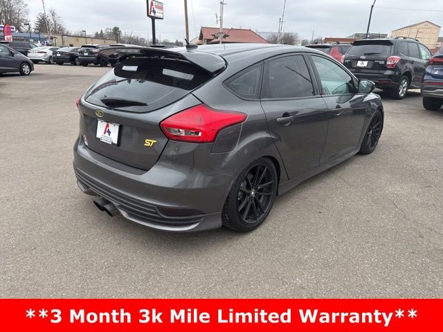 Used 2018 Ford Focus ST image 3
