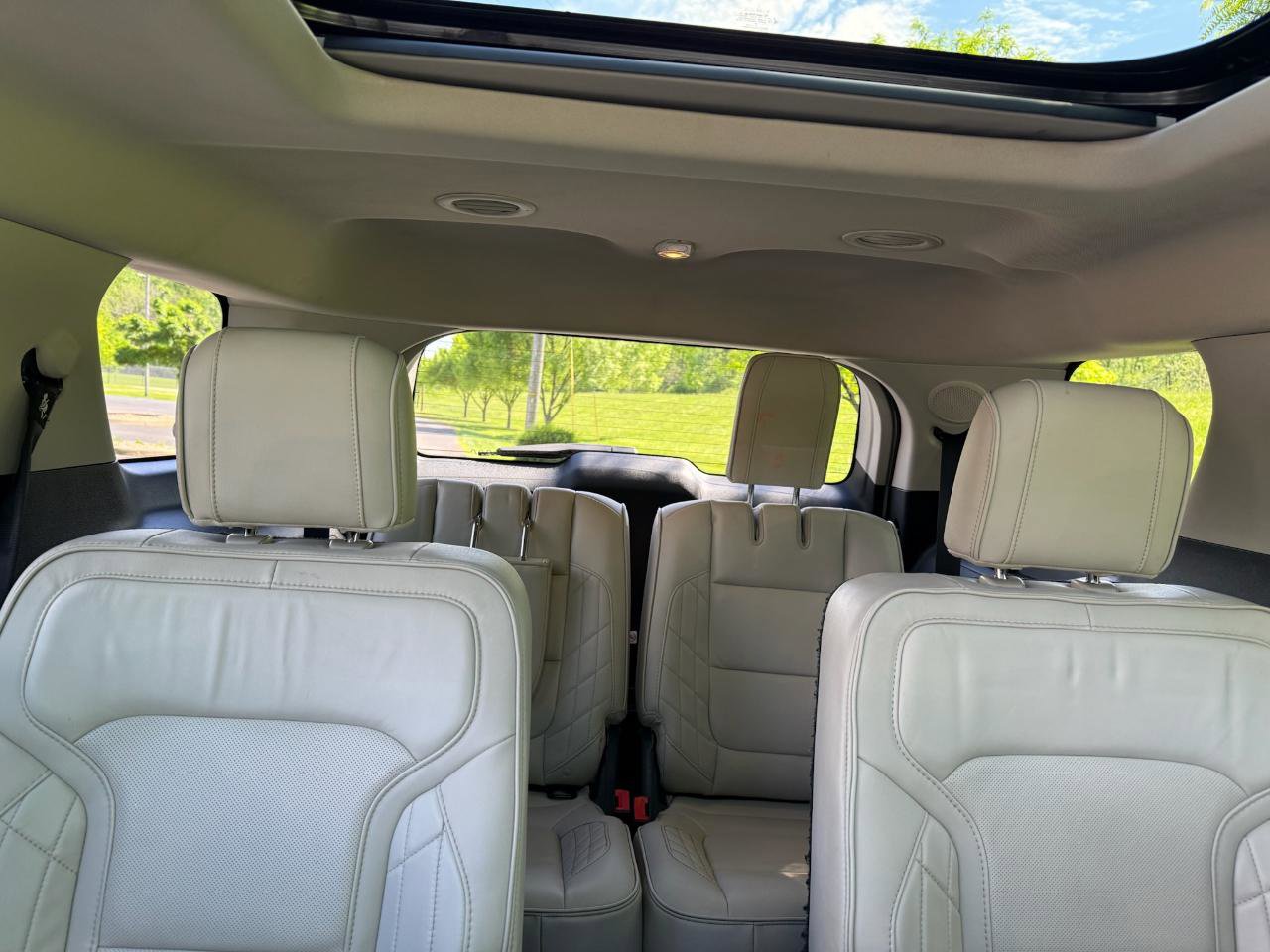 Used 2016 Ford Explorer Platinum image 24