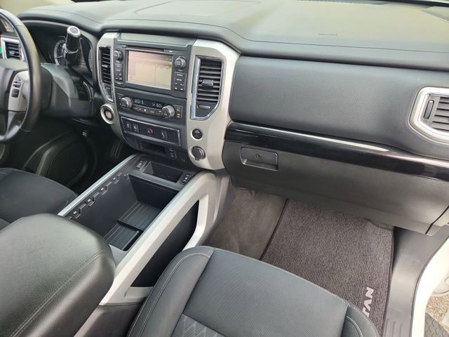 Used 2018 Nissan Titan SV w/ SV Convenience Package image 28