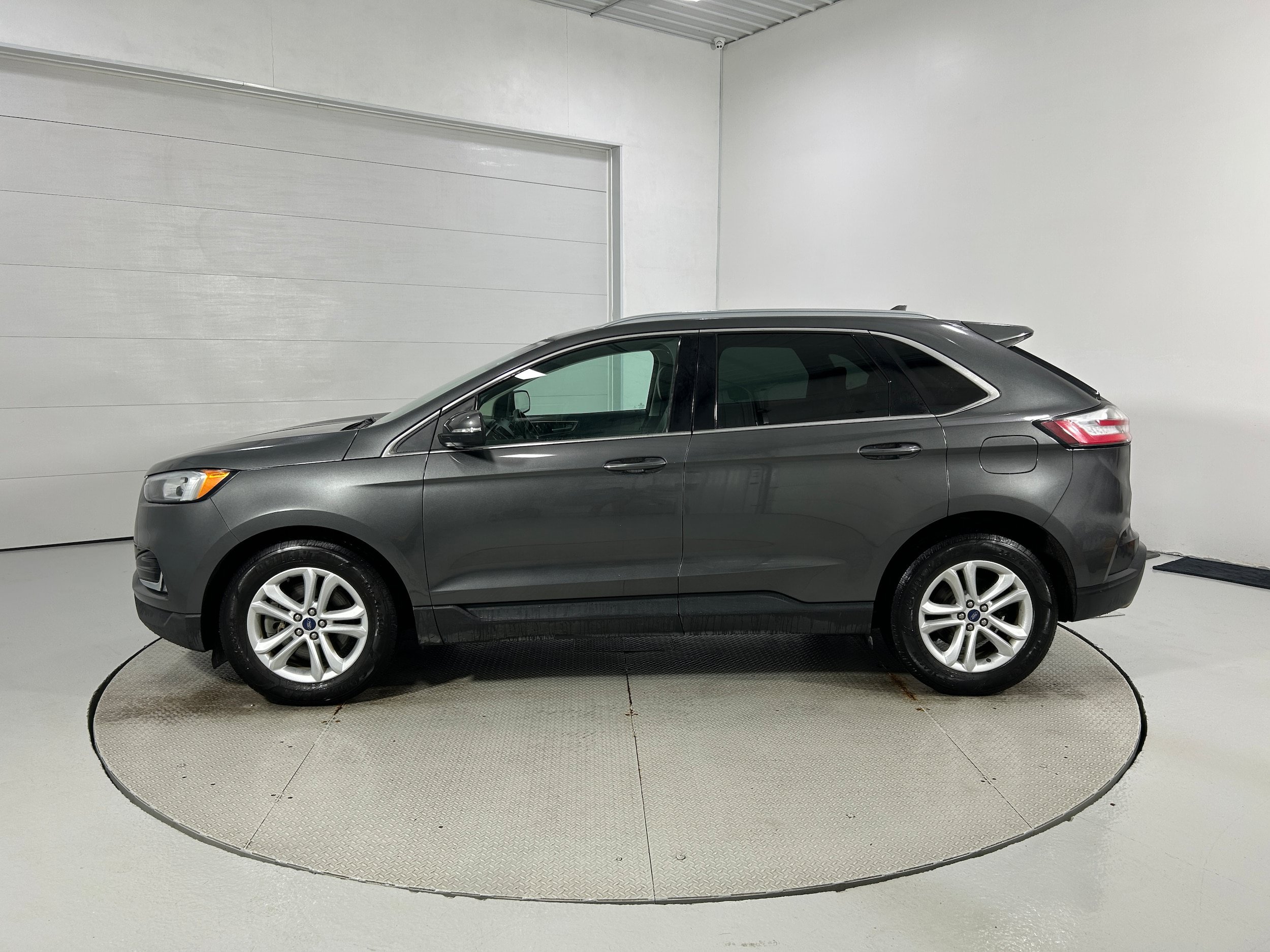 Used 2020 Ford Edge SEL AWD/4WD image 21