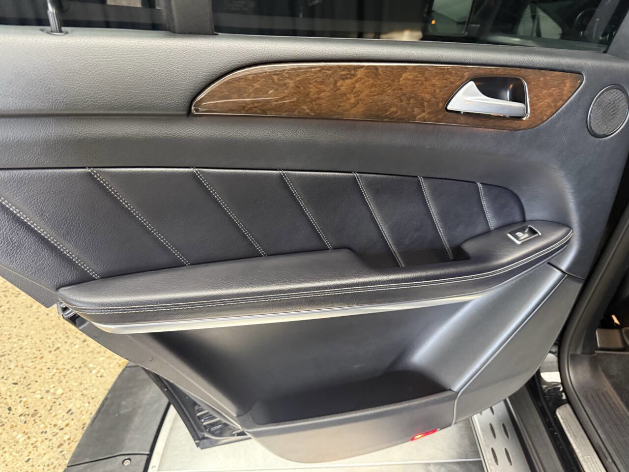 Used 2013 Mercedes-Benz GL 450 GL 450 4MATIC AWD 4dr SUV image 20