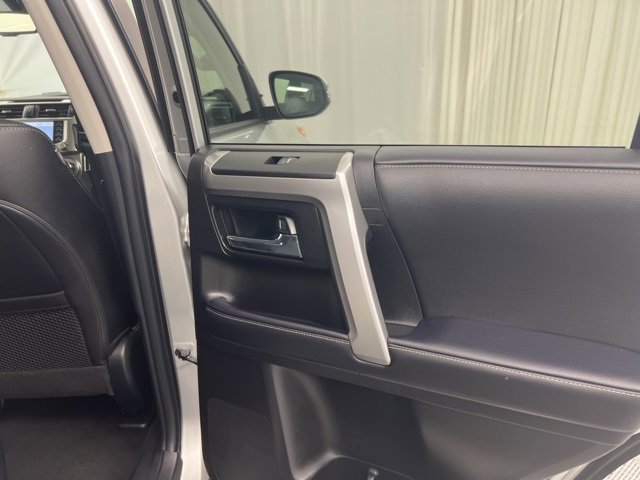 Used 2022 Toyota 4Runner SR5 Premium image 18