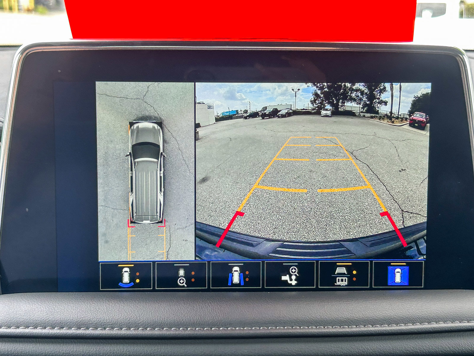 Used 2024 Chevrolet Suburban LT w/ Luxury Package image 20