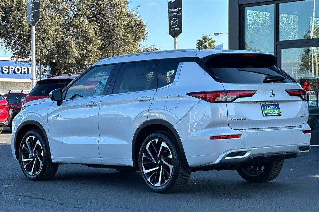 New 2025 Mitsubishi Outlander SEL image 7
