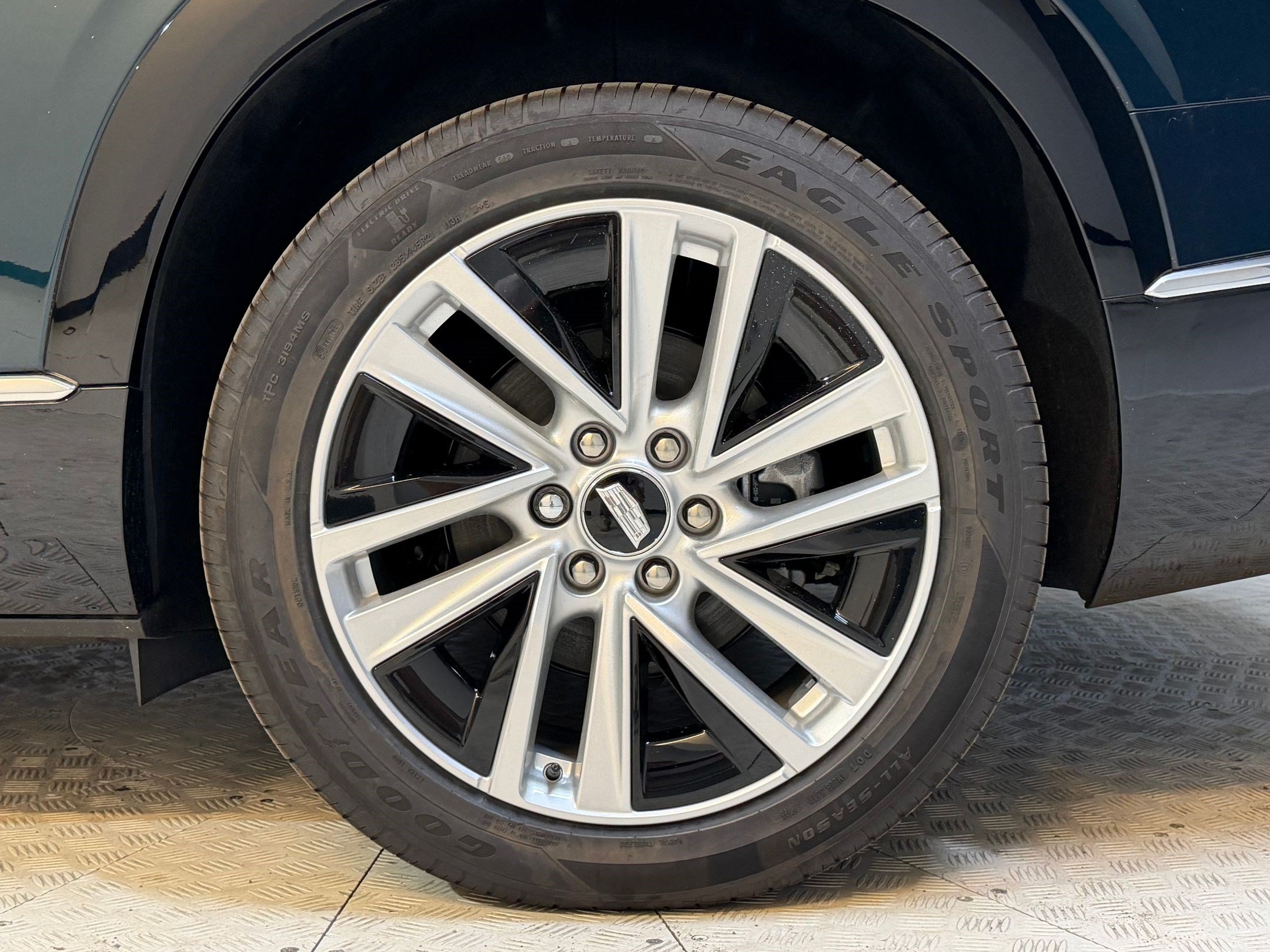 New 2026 Cadillac Vistiq Luxury AWD/4WD image 11