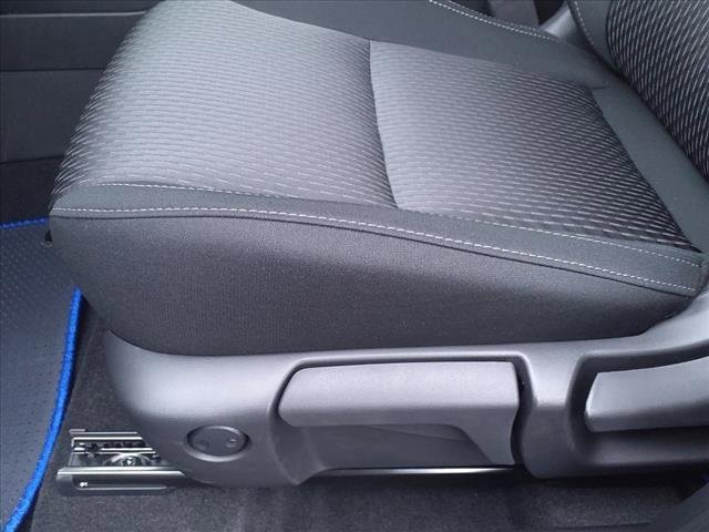 New 2025 Mitsubishi Outlander ES image 9