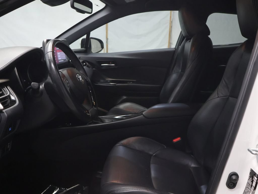 Used 2019 Toyota C-HR XLE FWD image 16