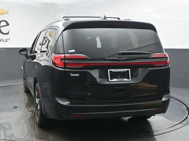 Used 2023 Chrysler Pacifica Touring-L w/ S Appearance Package FWD image 35