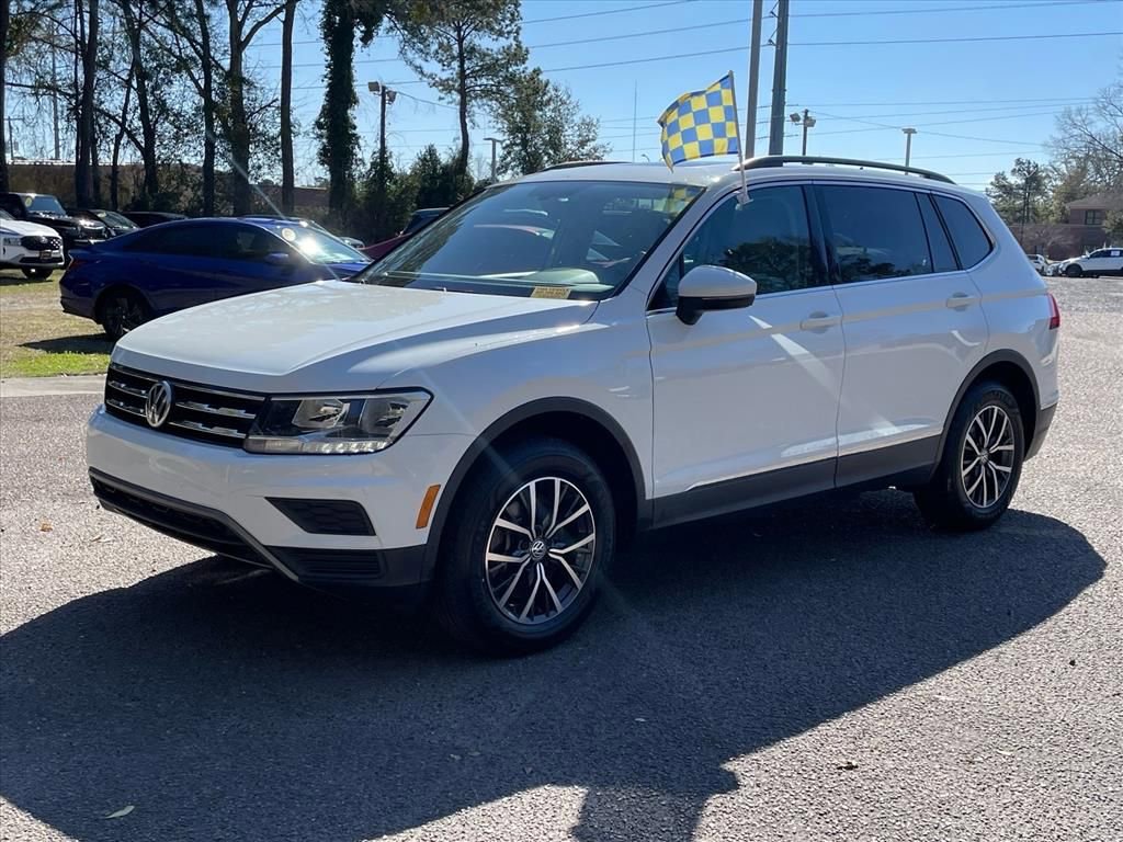 Used 2020 Volkswagen Tiguan SE w/ Panoramic Sunroof Package image 29