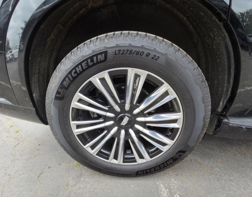 Used 2025 Cadillac Escalade IQ Sport 2 AWD/4WD image 4