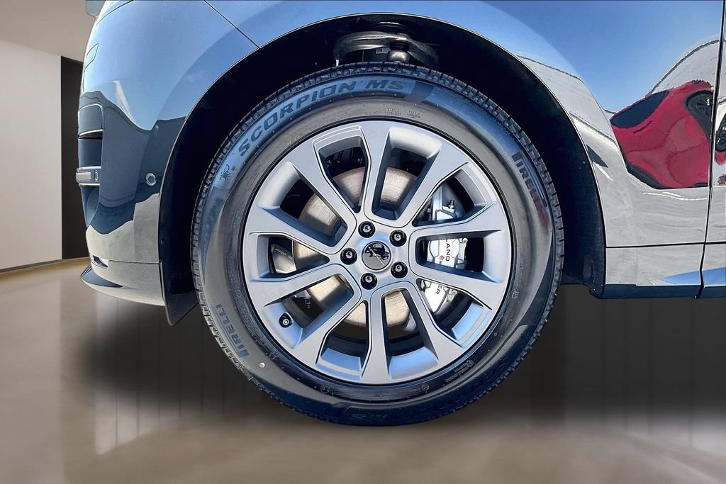 New 2026 Land Rover Range Rover Sport Dynamic SE AWD/4WD image 13
