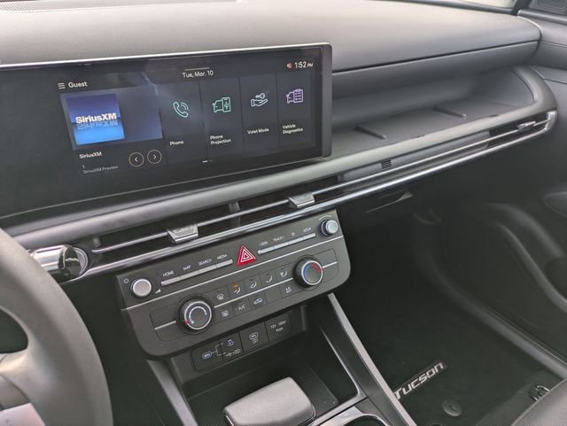 Certified 2025 Hyundai Tucson SE image 11