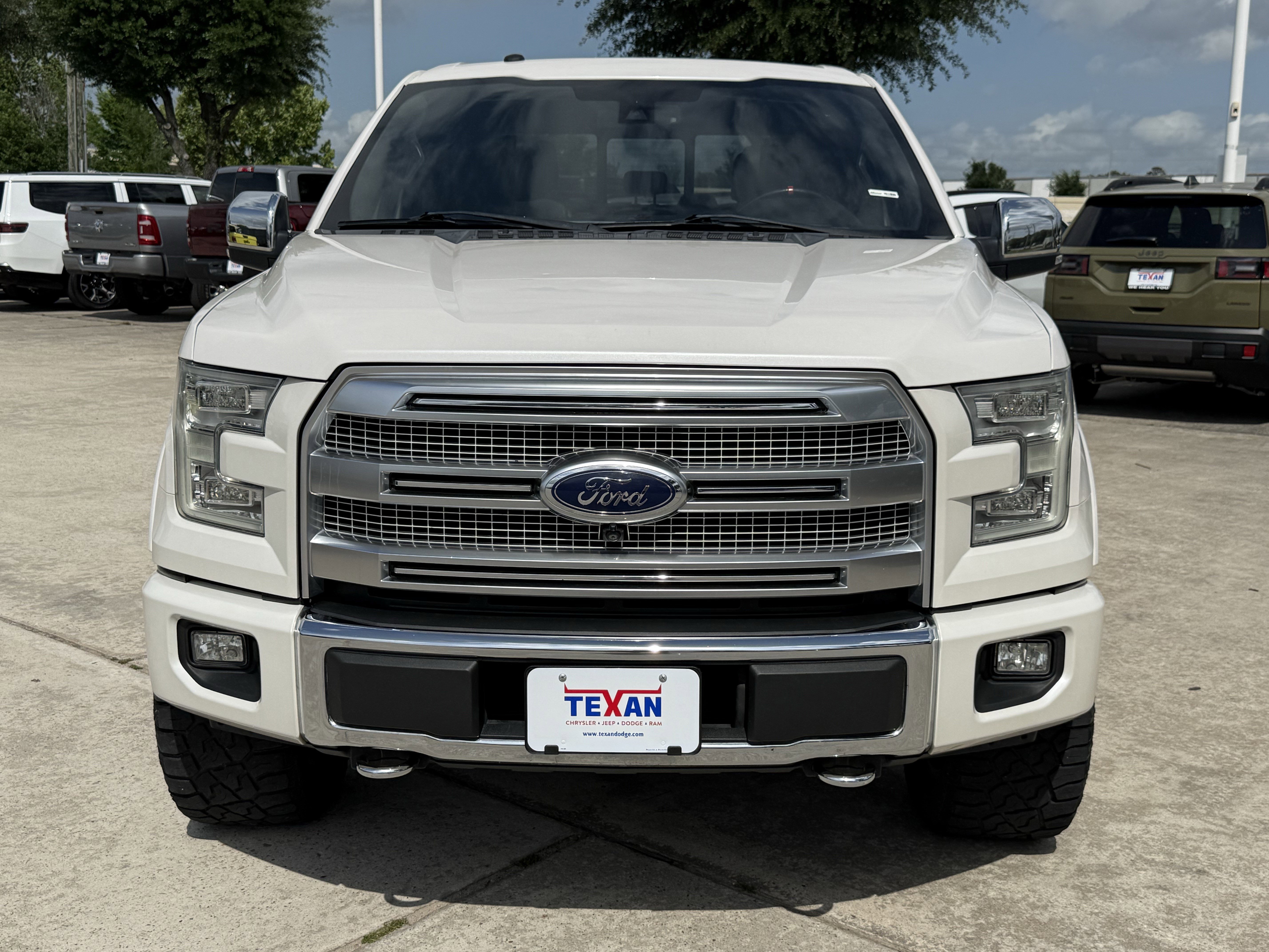 Used 2017 Ford F150 Platinum w/ Equipment Group 701A Luxury image 10