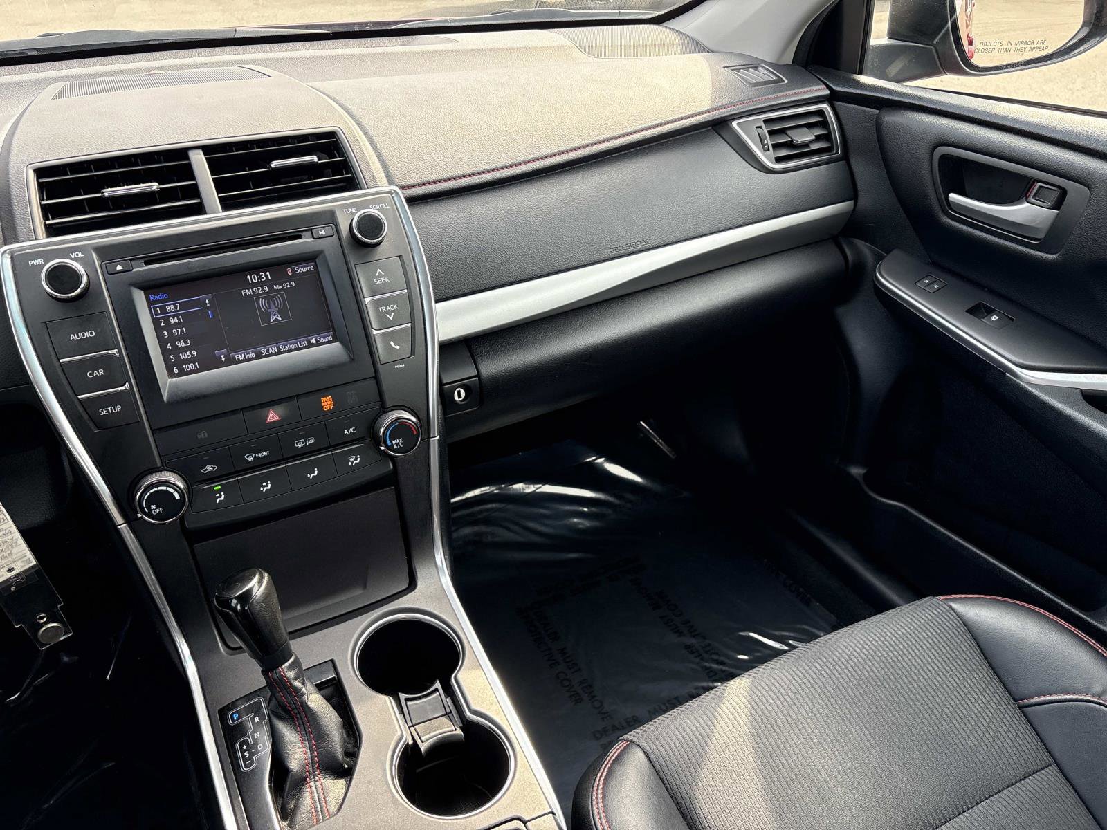 Used 2016 Toyota Camry SE image 27