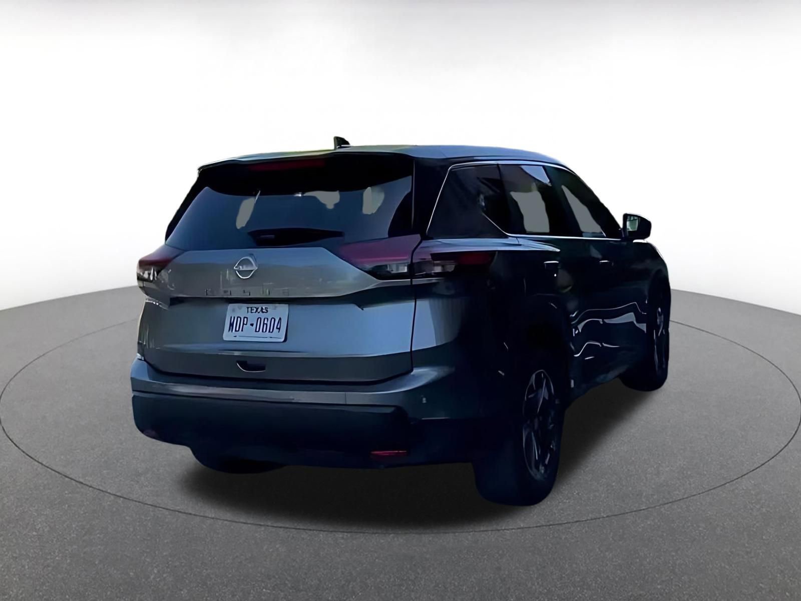 Used 2025 Nissan Rogue SV FWD image 15