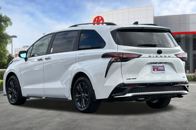 Certified 2026 Toyota Sienna XSE AWD/4WD image 8