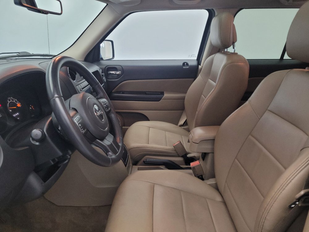 Used 2017 Jeep Patriot High Altitude AWD/4WD image 17