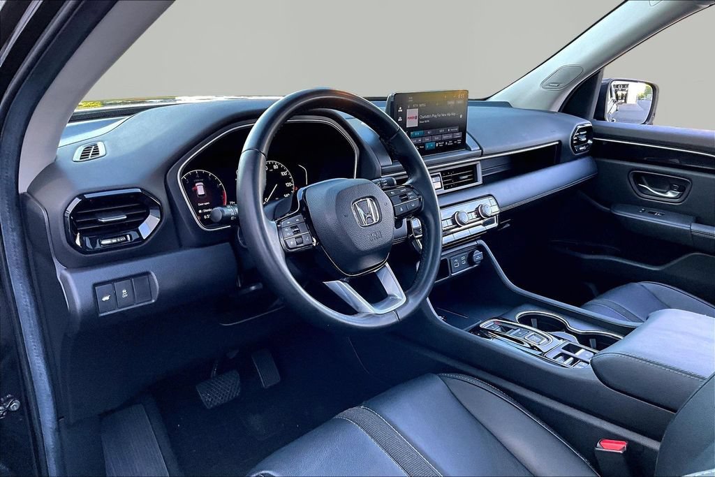 Used 2024 Honda Pilot Touring image 14