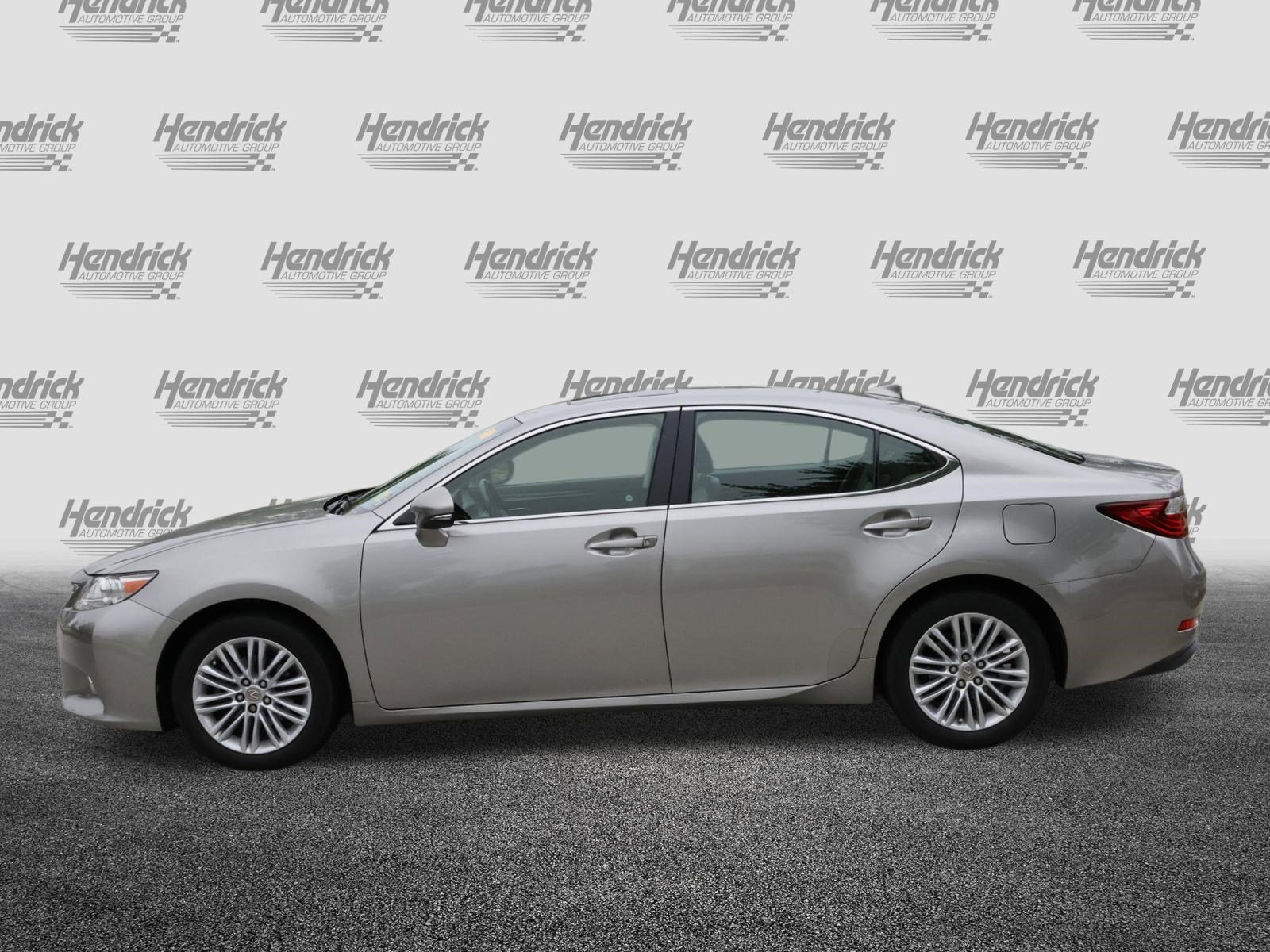 Used 2015 Lexus ES 350 w/ Luxury Package FWD image 6