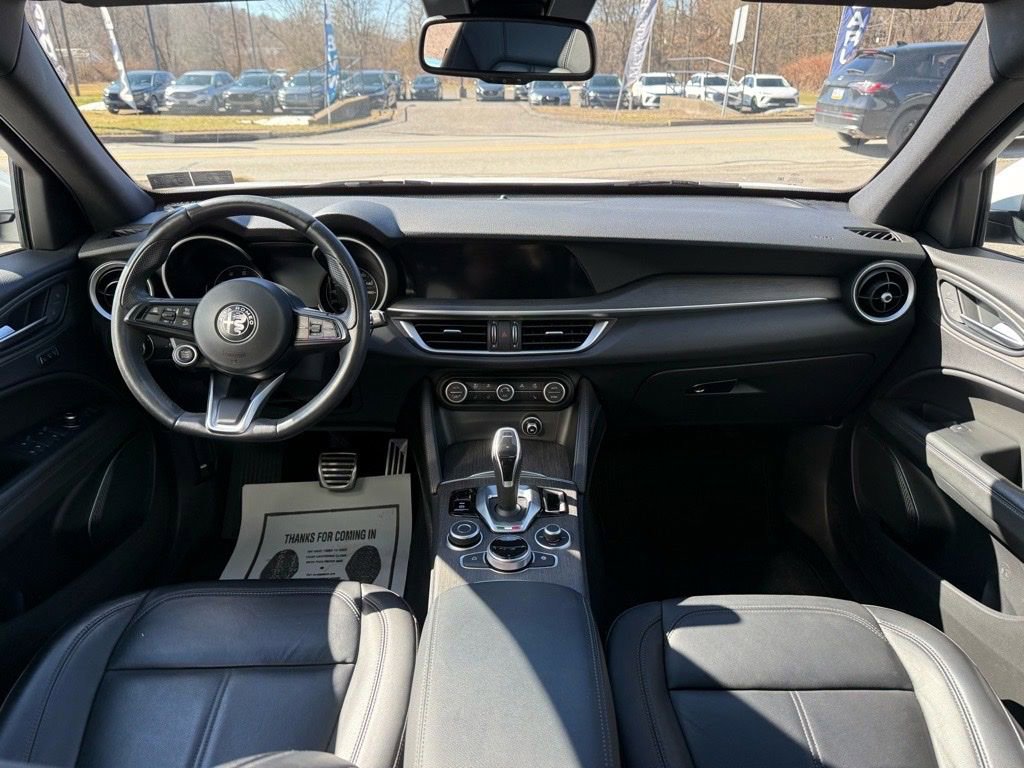 Used 2023 Alfa Romeo Stelvio Ti image 11