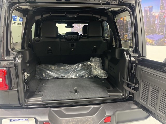 New 2025 Jeep Wrangler Sahara image 25