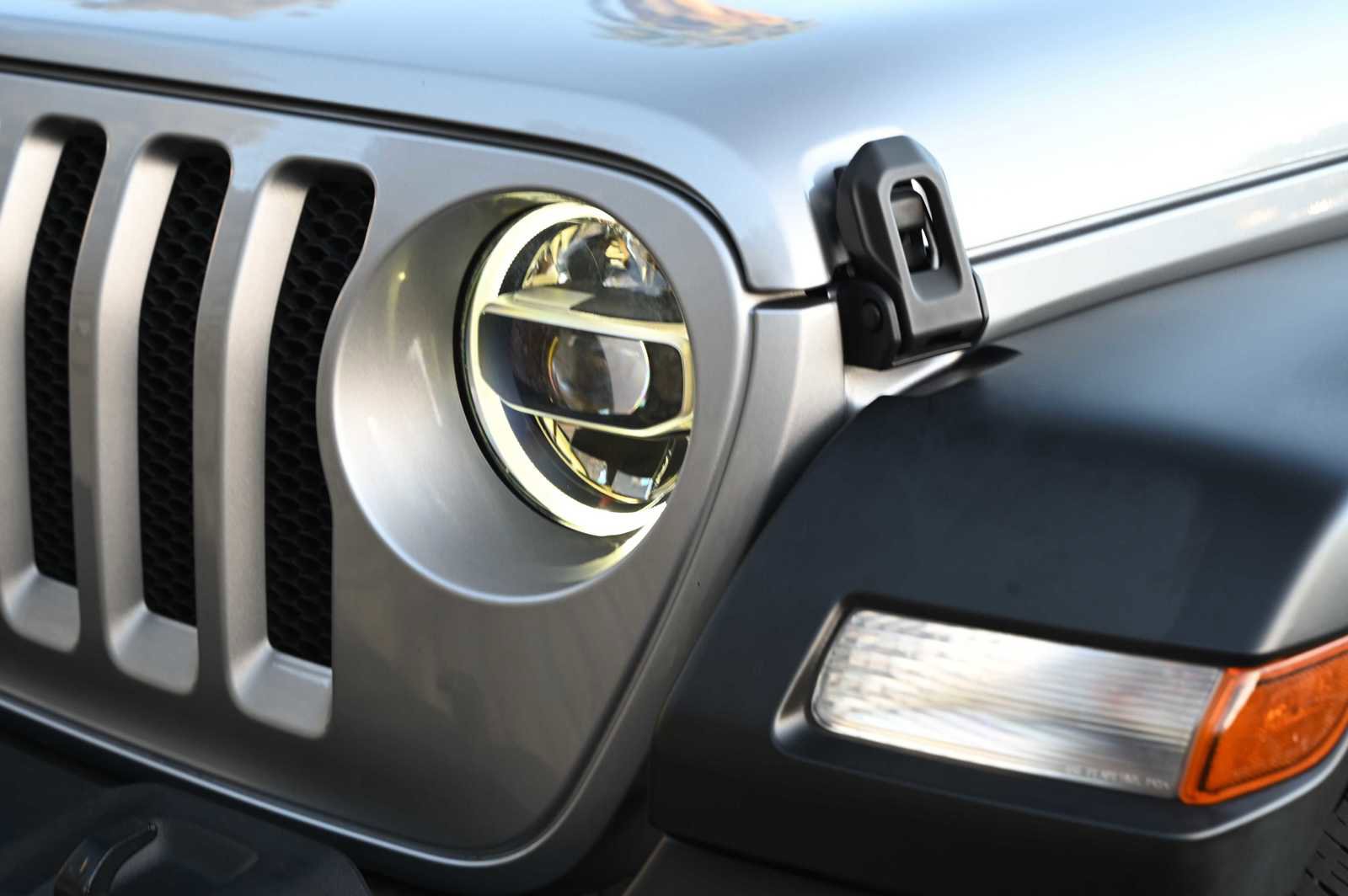 Used 2021 Jeep Wrangler Sport image 8