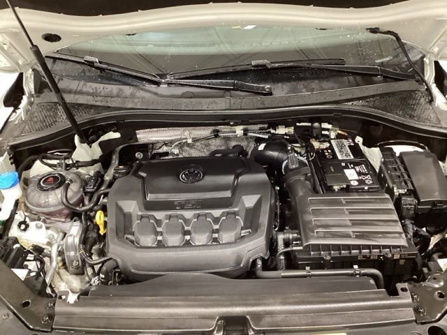 Certified 2023 Volkswagen Tiguan SE R-Line image 24