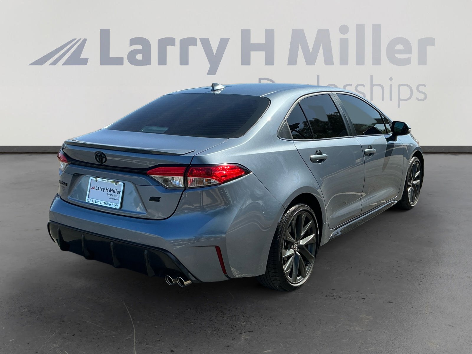 Certified 2025 Toyota Corolla SE FWD image 5