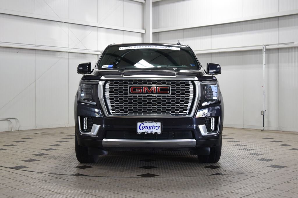 Used 2024 GMC Yukon XL Denali w/ Advanced Technology Package image 2