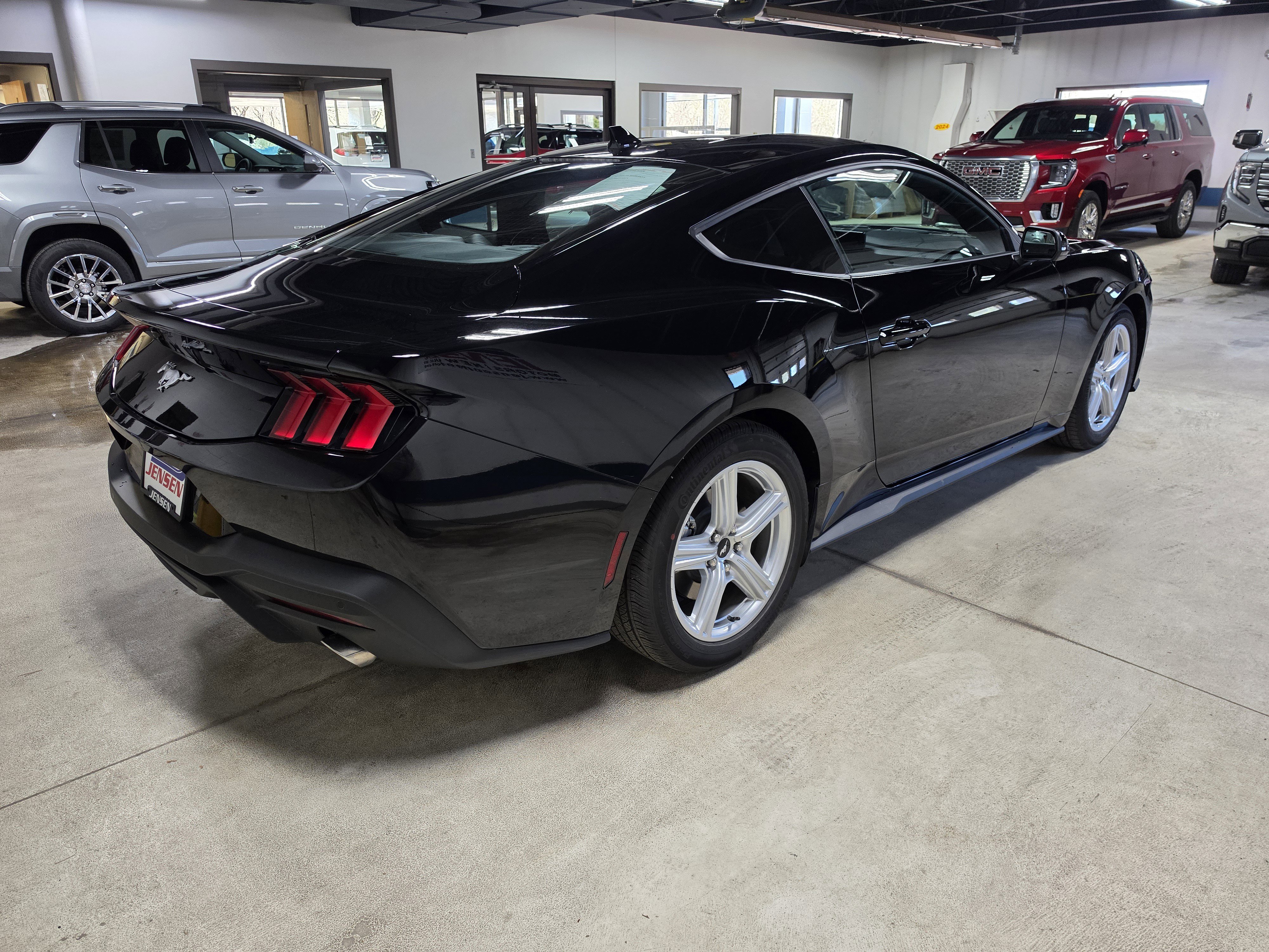 Used 2026 Ford Mustang Coupe RWD image 4