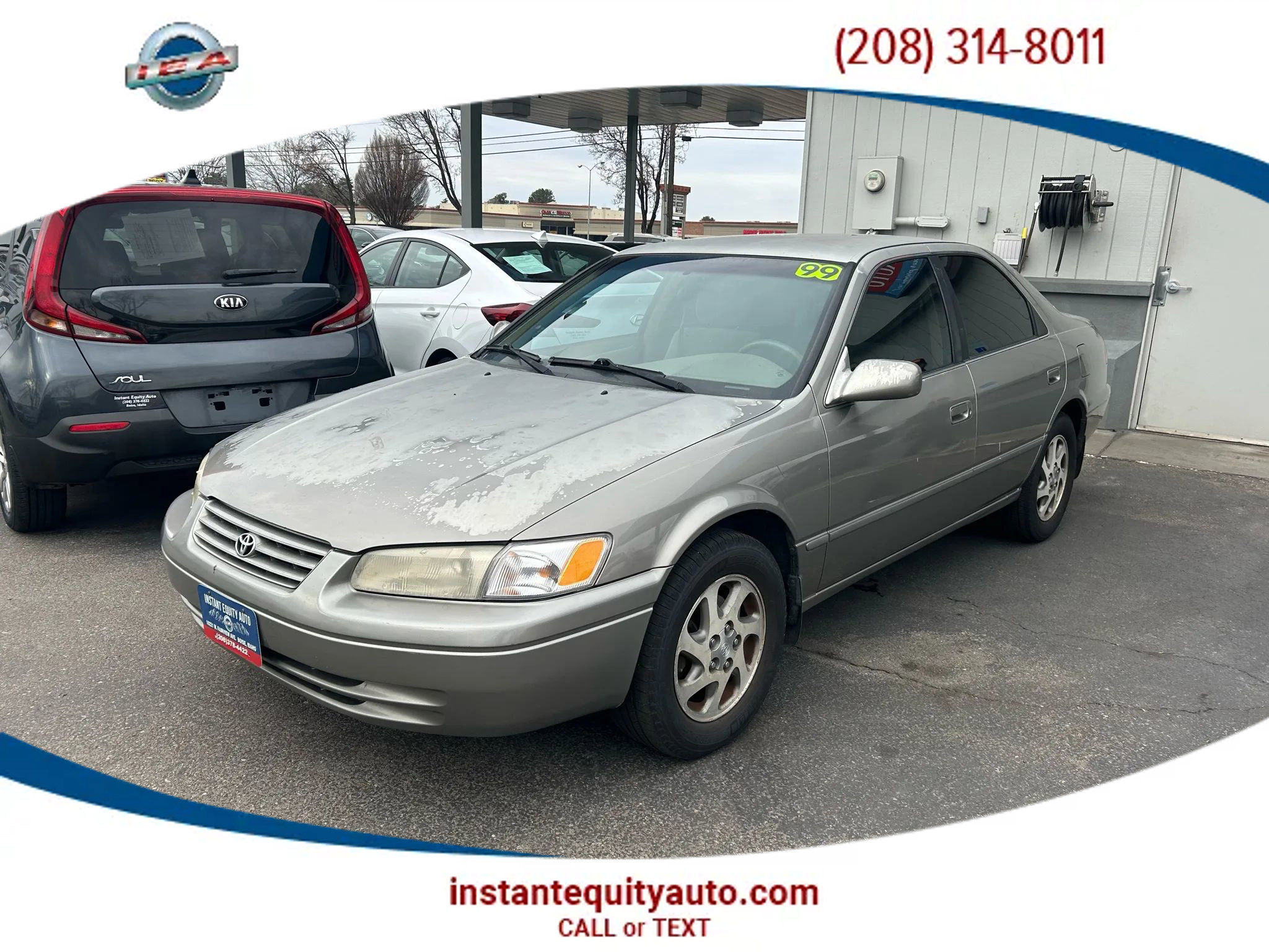Used 1999 Toyota Camry LE image 1